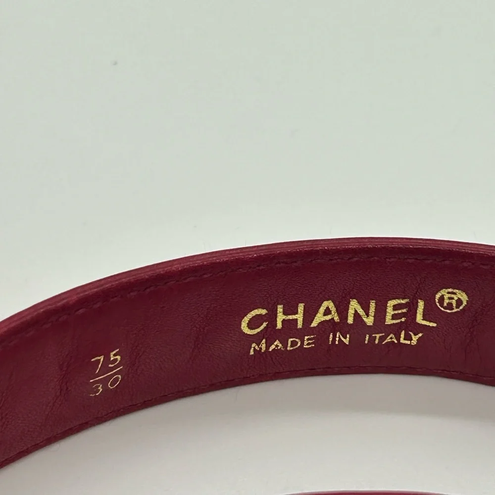 CHANEL Vintage Gold Chain Red Leather Belt NEW CONDITION
